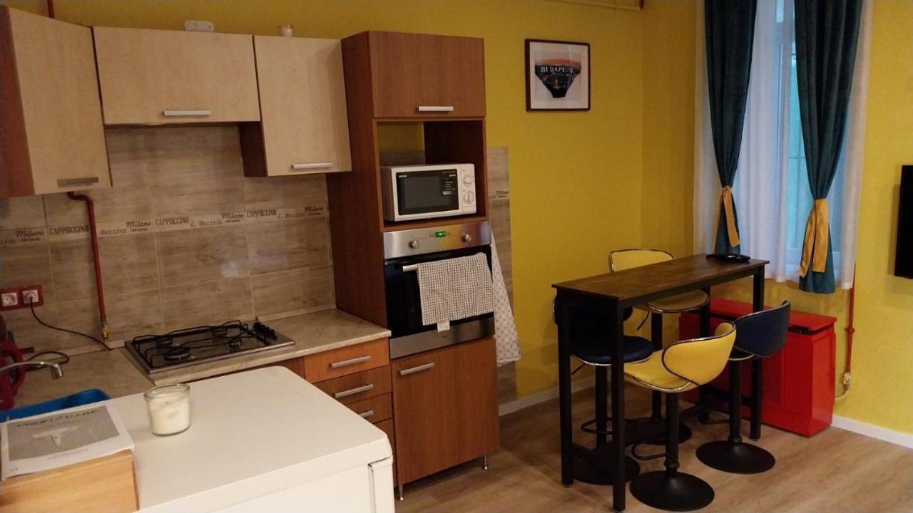 Yellow Blue Apartment Budapest Eksteriør billede